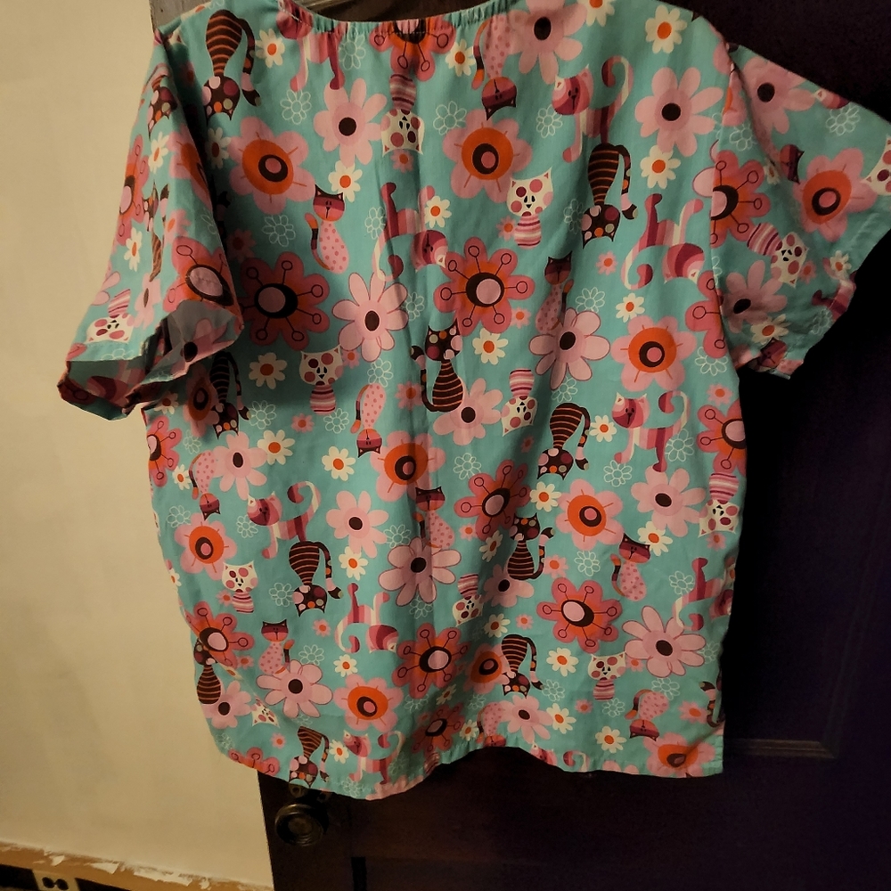 Scrub top